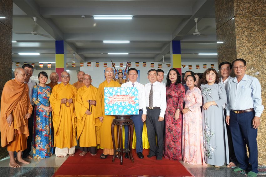 Lãnh đạo tỉnh thăm, chúc mừng Đại lễ Phật đản Ban Trị sự Giáo hội Phật giáo Việt Nam tỉnh