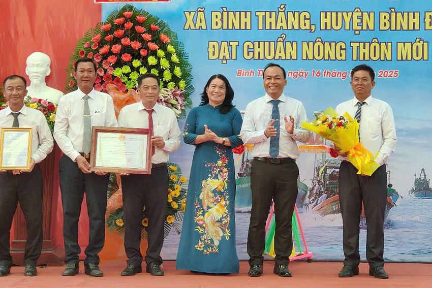 Xã Bình Thắng (huyện Bình Đại) đạt chuẩn nông thôn mới