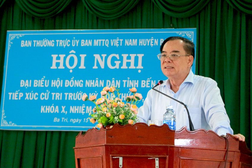 Chủ tịch UBND tỉnh Trần Ngọc Tam tiếp xúc cử tri tại huyện Ba Tri trước Kỳ họp thứ 19 HĐND tỉnh khóa X