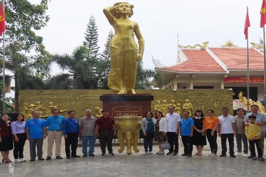 Chi bộ Cơ quan Ủy ban Kiểm tra Tỉnh ủy tổ chức chuyến hành trình  “Về nguồn”, tìm về “Địa chỉ đỏ” Khu Di tích Lịch sử Minh Đạm  (huyện Đất Đỏ, tỉnh Bà Rịa - Vũng Tàu).