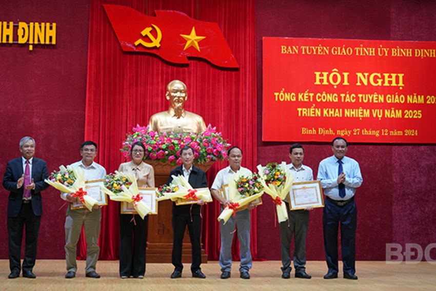 Chủ động, tích cực tuyên truyền đại hội đảng các cấp