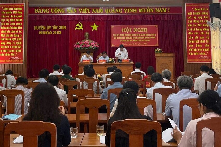 Tây Sơn tổng kết 10 năm thực hiện Chỉ thị số 05-CT/TW