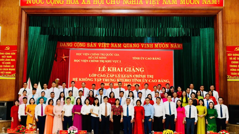 Khai giảng lớp cao cấp lý luận chính trị hệ không tập trung khoá 2026 - 2028