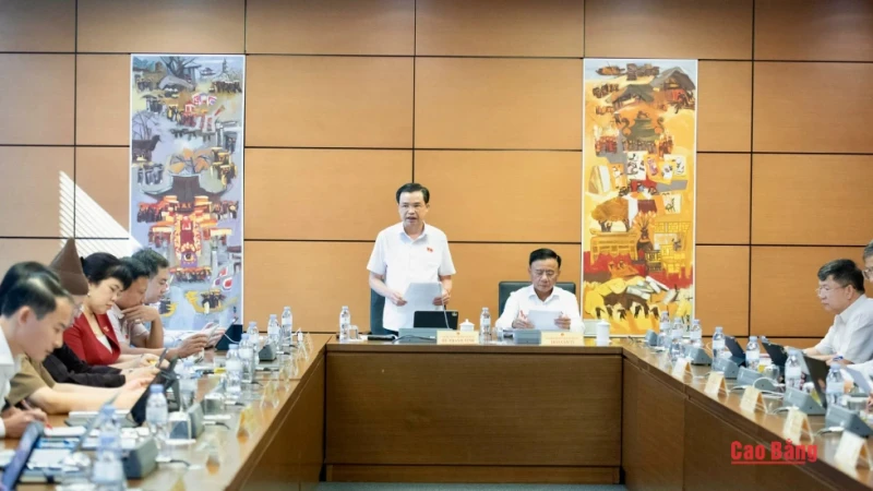 Đại biểu Quốc hội tỉnh góp ý vào một số dự án luật tại các phiên thảo luận tổ ngày 20/10