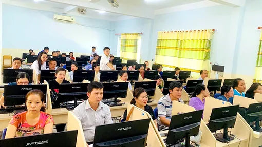 Bảo đảm 100% cán bộ, công chức cấp xã được bồi dưỡng, tập huấn chuyên môn, nghiệp vụ theo ngành, lĩnh vực 