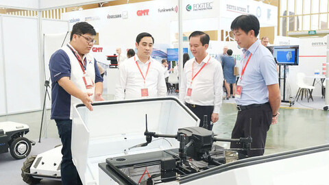 Sôi nổi các hoạt động hưởng ứng Ngày Chuyển đổi số quốc gia, Ngày Công dân số Việt Nam
