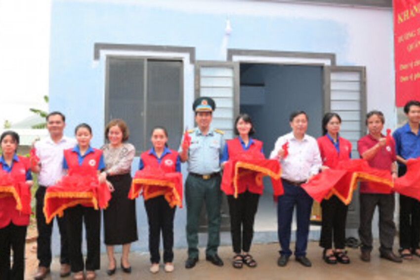 Khánh thành nhà Đại đoàn kết cho người dân khó khăn tại xã Suối Cát