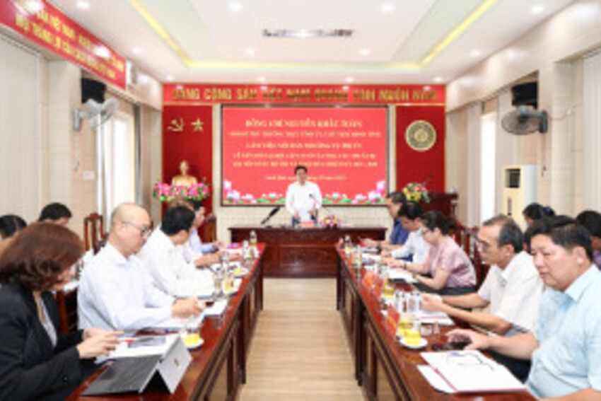 Phó Bí thư Thường trực Tỉnh ủy Nguyễn Khắc Toàn làm việc với Ban Thường vụ Thị ủy Ninh Hòa về tiến độ đại hội cấp cơ sở và công tác chuẩn bị Đại hội Đảng bộ thị xã