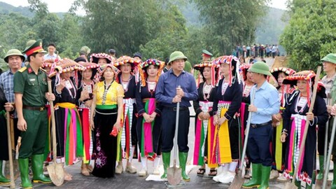 Mở đường cho nông thôn Lào Cai phát triển