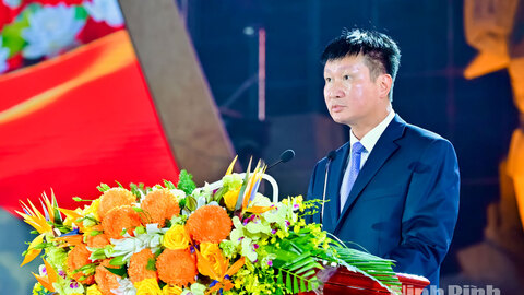 Diễn văn của đồng chí Bí thư Tỉnh ủy Trần Huy Tuấn tại Lễ kỷ niệm 60 năm Ngày hy sinh của Mười nữ dân quân pháo phòng không Lam Hạ