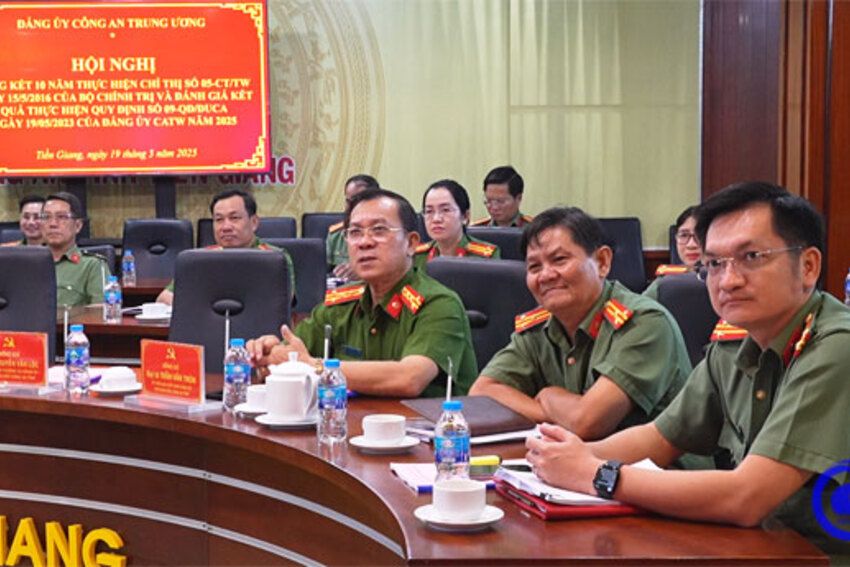 Tổng kết 10 năm thực hiện Chỉ thị số 05-CT/TW ngày 15/5/2016 của Bộ Chính trị và đánh giá kết quả thực hiện Quy định số 09-QĐ/ĐUCA ngày 19/5/2023 của Đảng ủy Công an Trung ương năm 2025