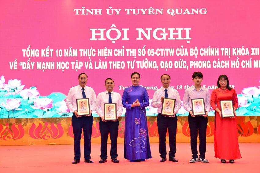 Một số kết quả 10 năm Đẩy mạnh học tập và làm theo tư tưởng, đạo đức, phong cách Hồ Chí Minh