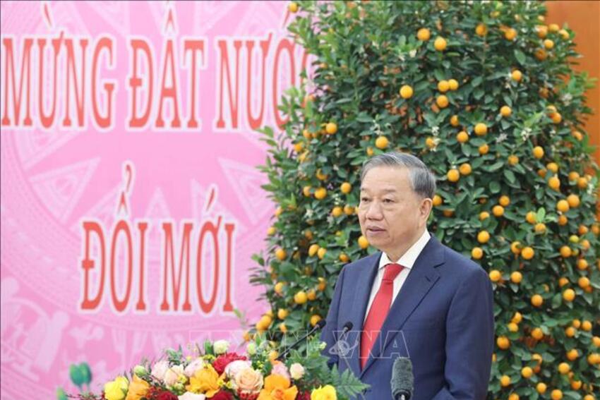 Tổng Bí thư Tô Lâm trao Quyết định của Bộ Chính trị cho 4 Đảng bộ trực thuộc Trung ương và 3 cơ quan Đảng ở Trung ương