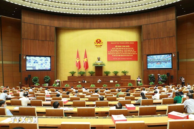 Bộ Chính trị ban hành Chỉ thị về đẩy mạnh học tập, thực hành tư tưởng, đạo đức, phương pháp, phong cách Hồ Chí Minh