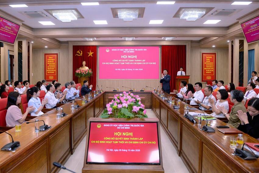Hội nghị công bố Quyết định thành lập chi bộ sinh hoạt tạm thời và chỉ định chi ủy chi bộ các lớp tại Trung tâm Học viện