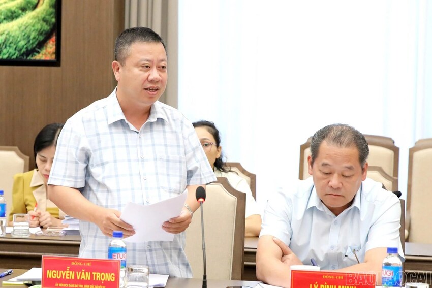 Phó Chủ tịch - Tổng Thư ký Hà Thị Nga giám sát việc thực hiện dân chủ ở cơ sở tại Lào Cai