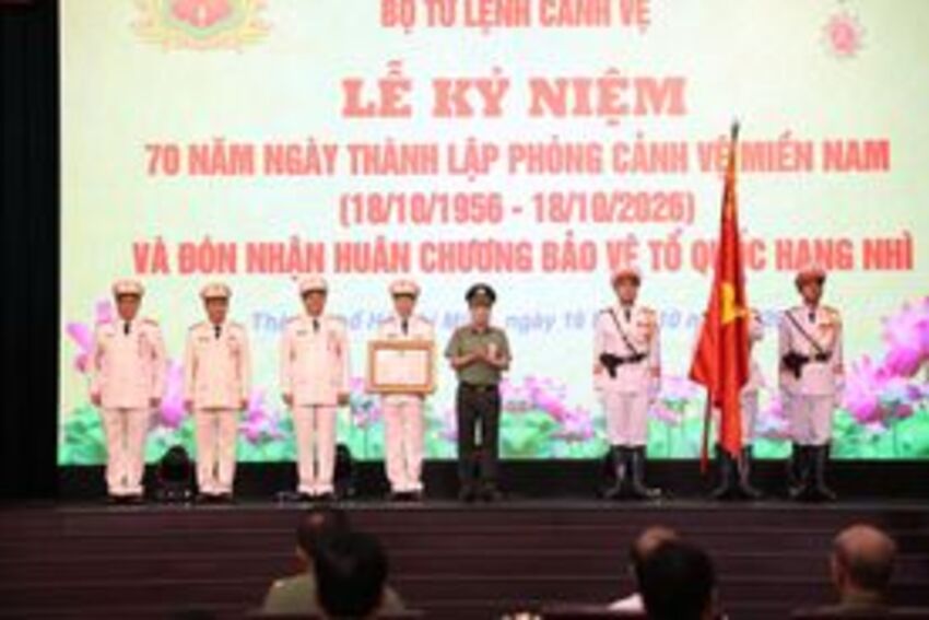 Xây dựng lực lượng Cảnh vệ xứng đáng với danh hiệu "lá chắn thép"
