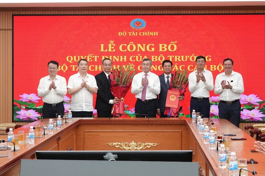 Bộ Tài chính công bố quyết định bổ nhiệm lãnh đạo Kho bạc Nhà nước, Vụ Tổ chức cán bộ
