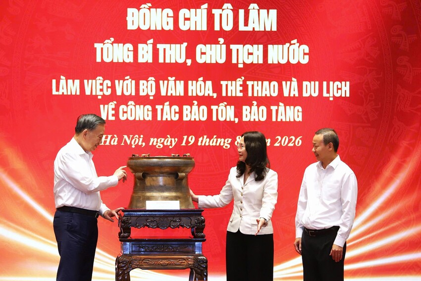 Bộ VHTTDL trao tặng món quà đặc biệt tới Tổng Bí thư, Chủ tịch nước Tô Lâm