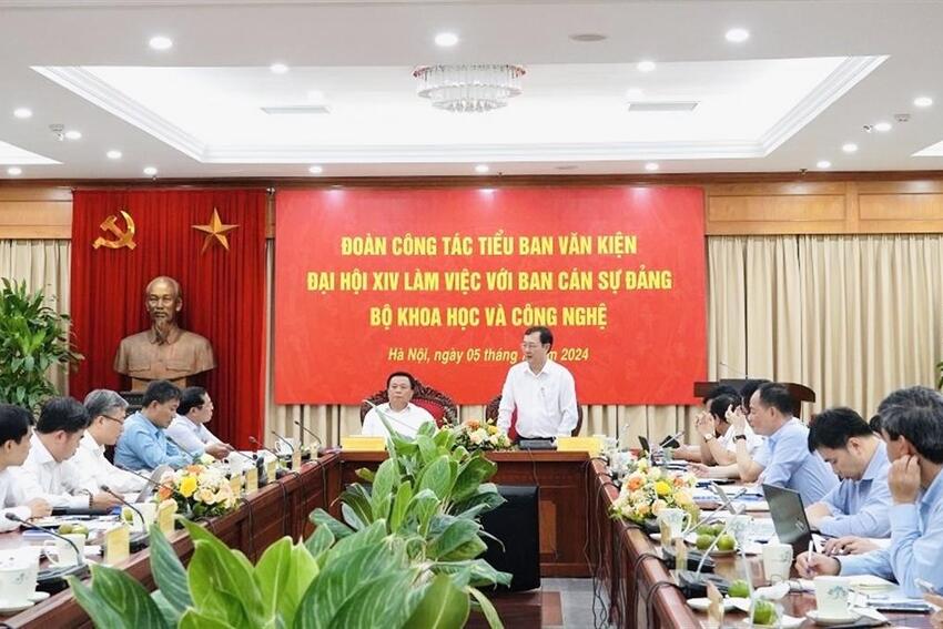 Đoàn công tác Tiểu ban Văn kiện Đại hội XIV làm việc với Ban Cán sự Đảng Bộ Khoa học và Công nghệ