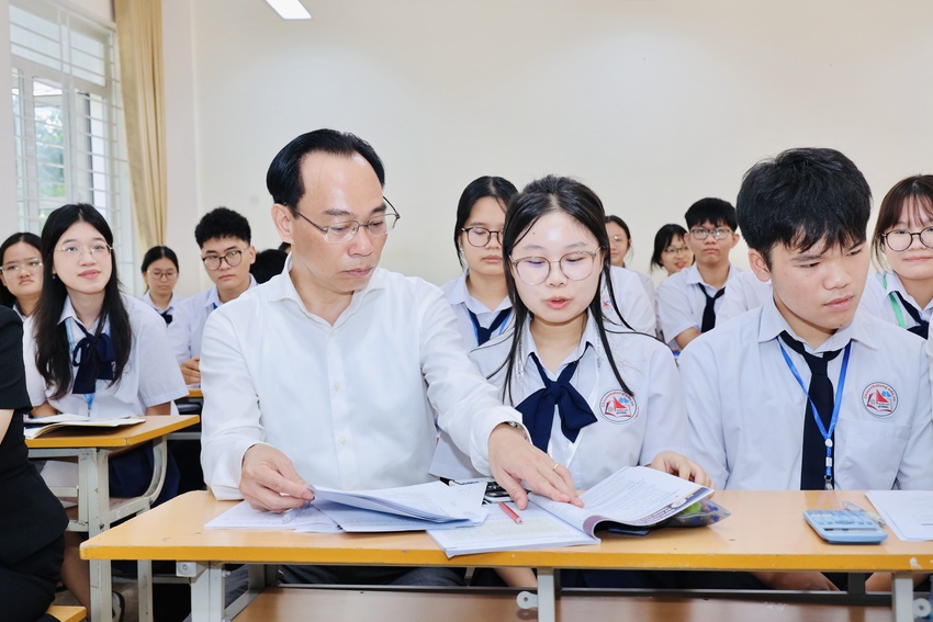 Bộ GDĐT làm việc với thành phố Quảng Ninh về phát triển giáo dục và đào tạo