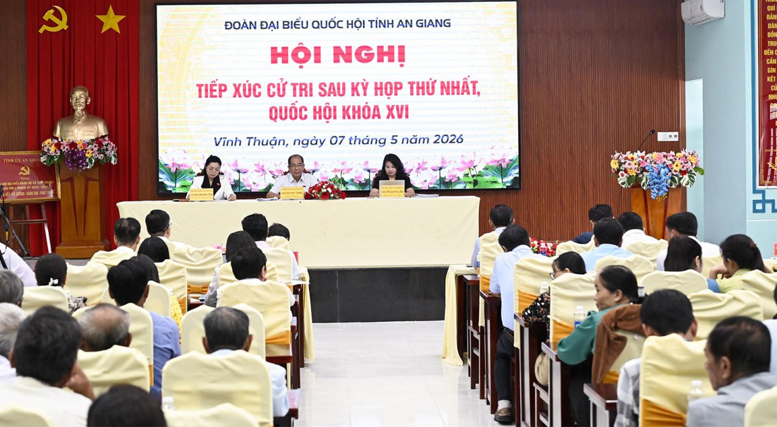 Đoàn Đại biểu Quốc hội tỉnh An Giang đơn vị số 7 tiếp xúc cử tri xã Vĩnh Thuận
