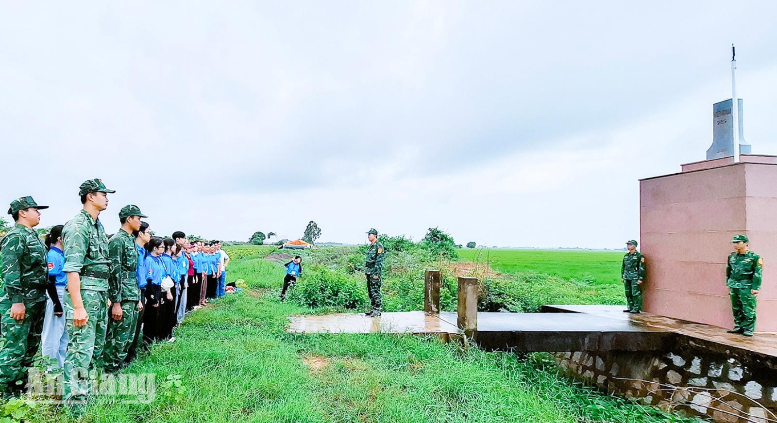 Thanh niên AGU thực hiện hơn 20 hoạt động tình nguyện tại Vĩnh Điều