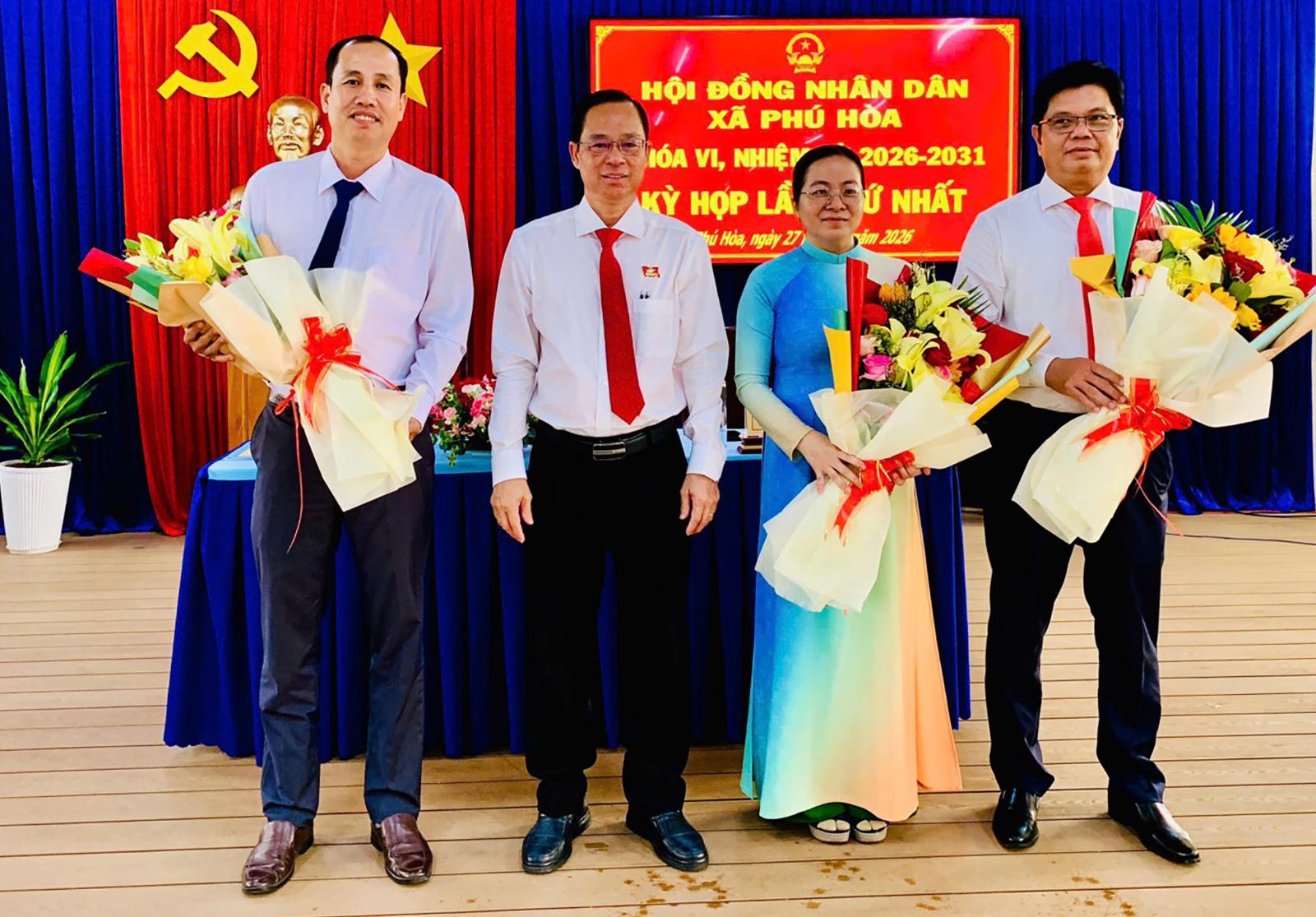 Xã Phú Hòa hoàn thiện bộ máy lãnh đạo HĐND nhiệm kỳ mới