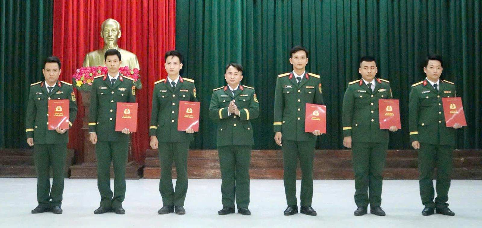 Trung đoàn 20 trao quyết định thăng quân hàm trước niên hạng cho quân nhân chuyên nghiệp