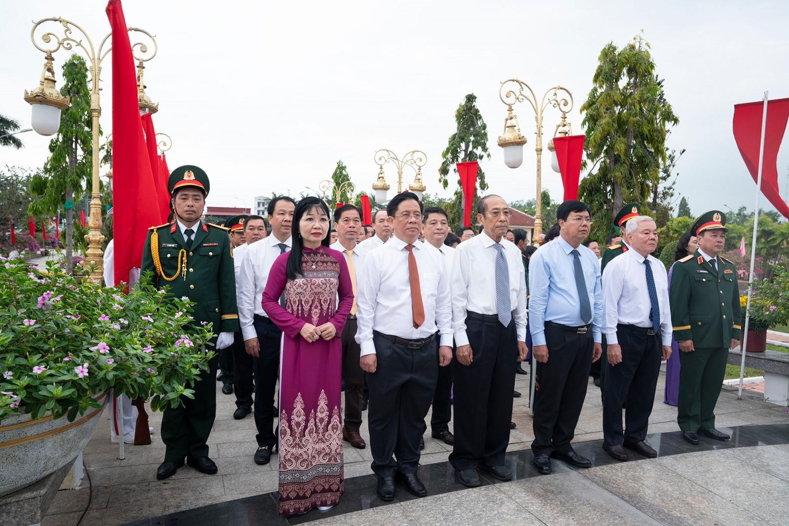 Lãnh đạo tỉnh An Giang viếng Nghĩa trang liệt sĩ tỉnh nhân dịp Tết Nguyên đán Bính Ngọ 2026