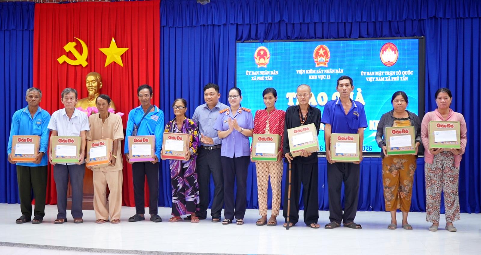 Xã Phú Tân tổ chức tuyên truyền pháp luật, nâng cao nhận thức cho người dân