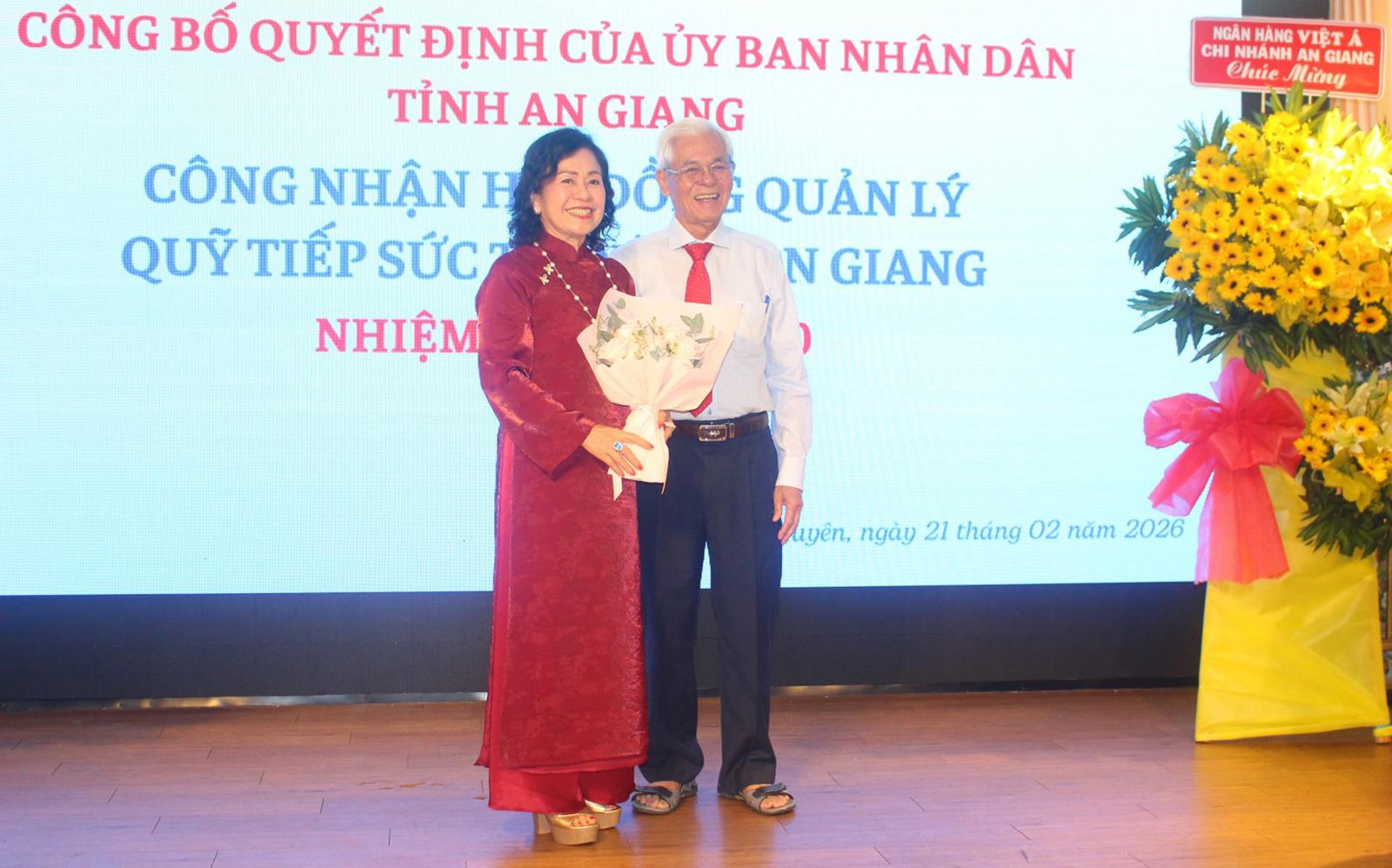 Họp mặt biểu dương cá nhân tiêu biểu xuất sắc và trao tài trợ cho sinh viên tài năng An Giang