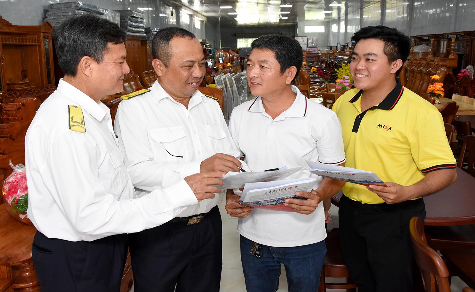 Ra quân “60 ngày cao điểm chuyển đổi mô hình từ thuế khoán sang kê khai đối với hộ kinh doanh”