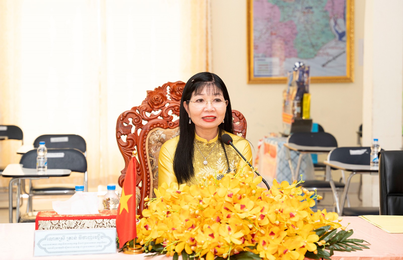 Phó Bí thư Tỉnh ủy, Chủ tịch Ủy ban MTTQ Việt Nam tỉnh An Giang Trần Thị Thanh Hương chúc Tết Chôl Chnăm Thmây tại tỉnh TaKeo