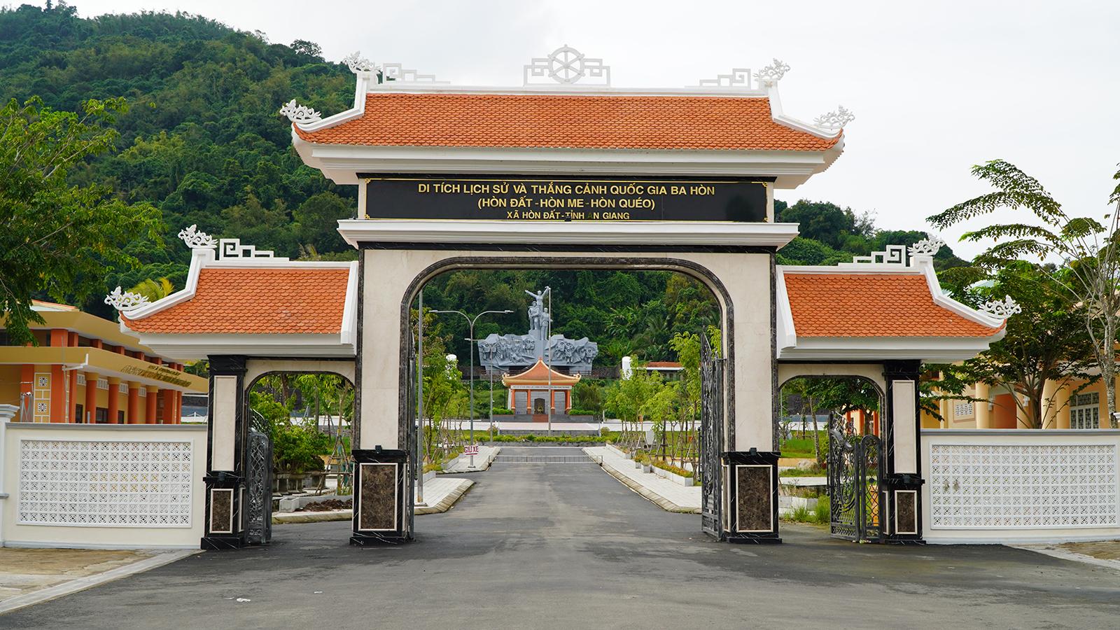 Tết quân - dân Chol Chnam Thmay về Hòn Đất