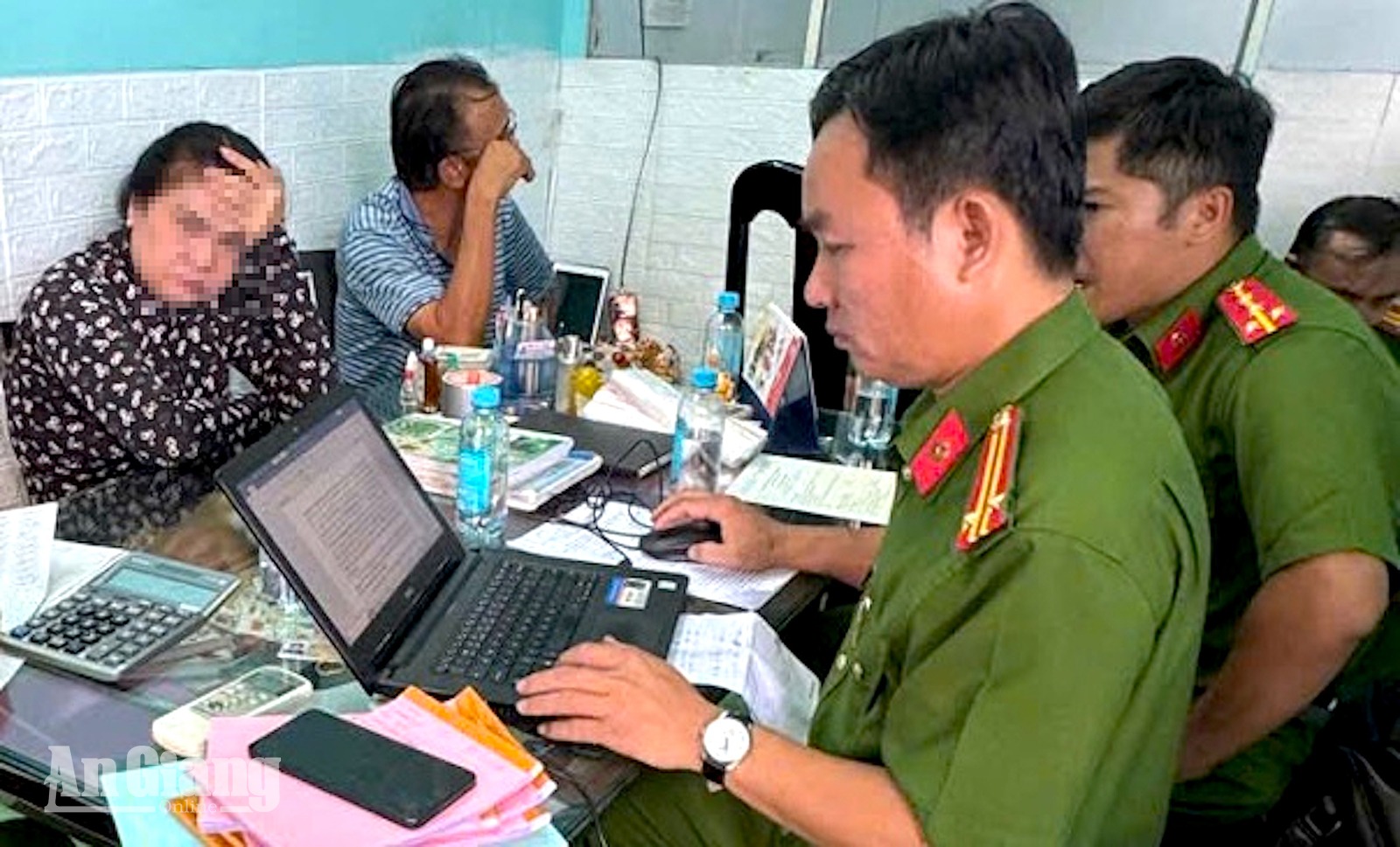 Khởi tố vụ án làm giả gạo ST25 quy mô lớn tại An Giang