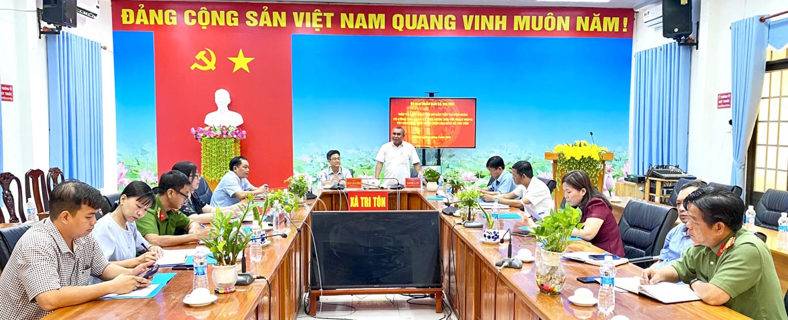 Sở Dân tộc và Tôn giáo tỉnh An Giang làm việc với xã Tri Tôn về công tác quản lý tín ngưỡng, tôn giáo
