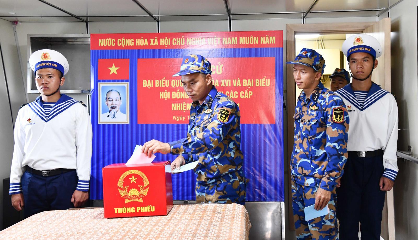 Lữ đoàn 127, Vùng 5 Hải quân tổ chức bầu cử sớm