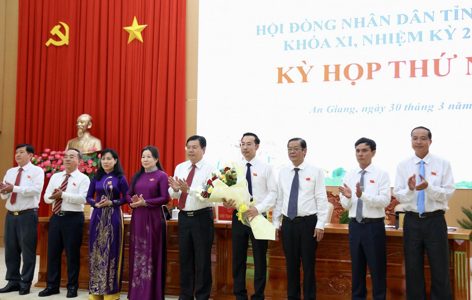 Đồng chí Nguyễn Thanh Nhàn tái đắc cử Chủ tịch HĐND tỉnh An Giang