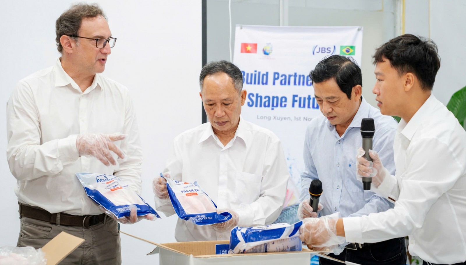 Đa dạng hóa thị trường xuất khẩu cá tra, rô phi