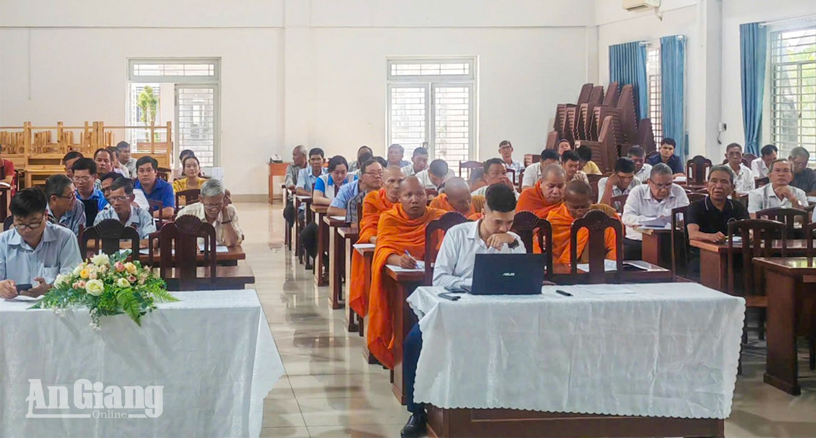 An Giang cập nhật pháp luật cho gần 100 người có uy tín vùng dân tộc