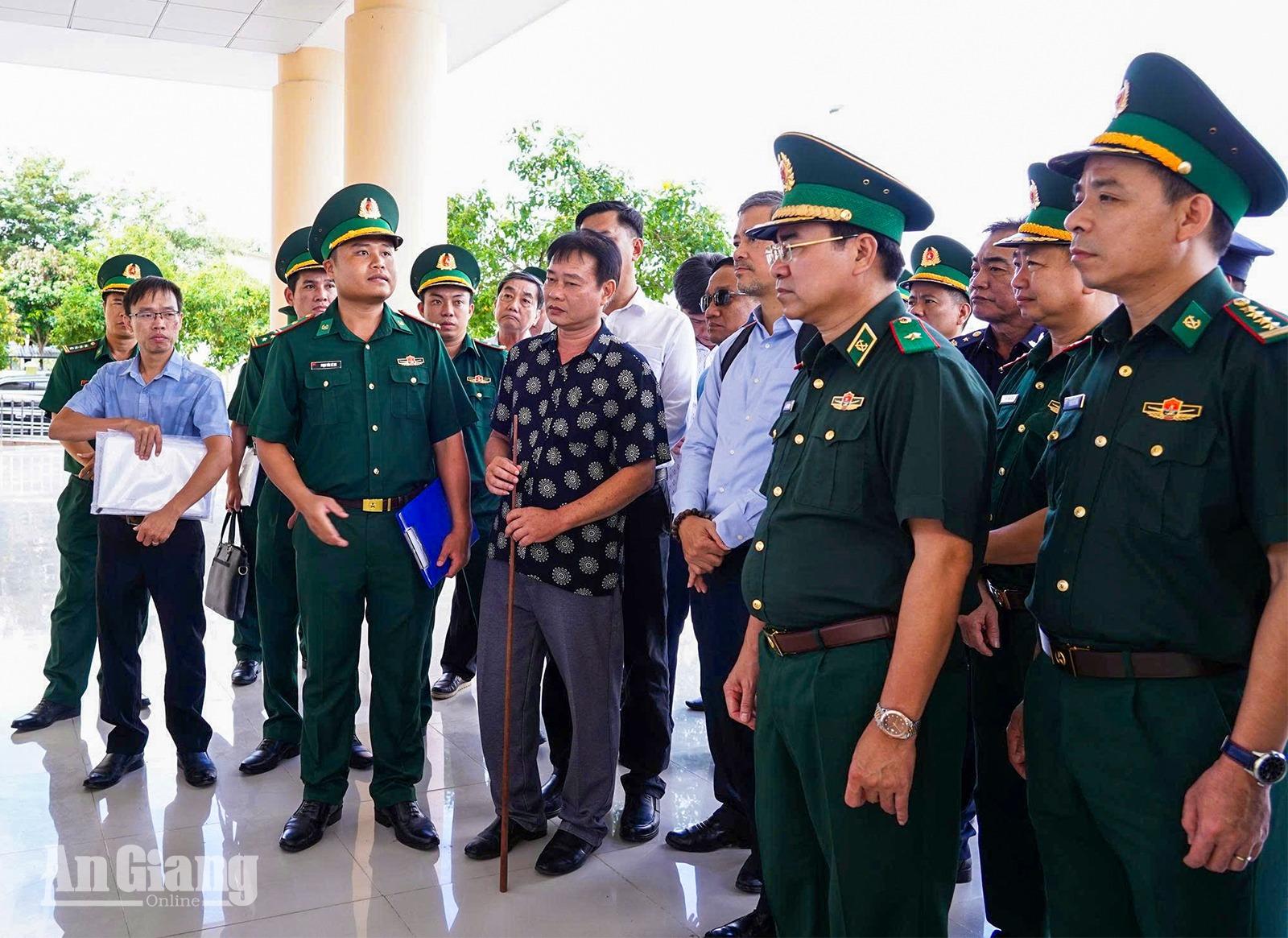 Phó Tư lệnh Bộ đội Biên phòng khảo sát công tác quản lý cửa khẩu tại An Giang