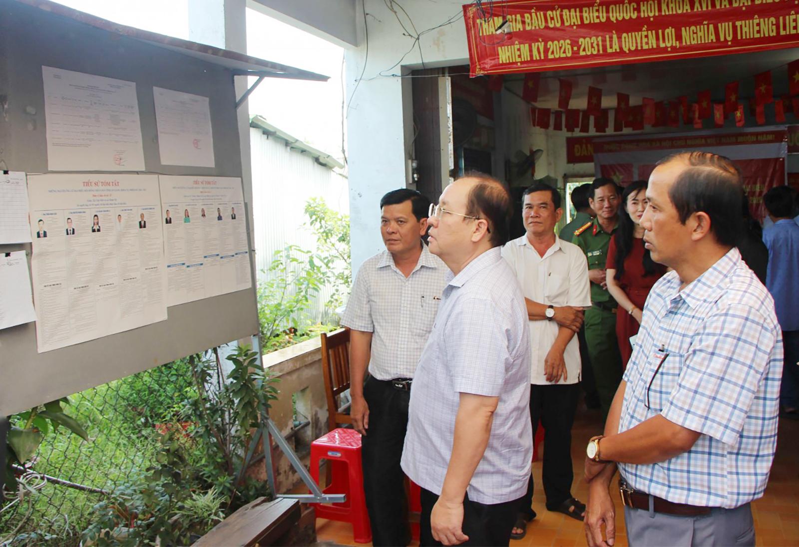 Phó Chủ tịch Thường trực UBND tỉnh An Giang Nguyễn Thanh Phong kiểm tra công tác chuẩn bị bầu cử tại 4 xã