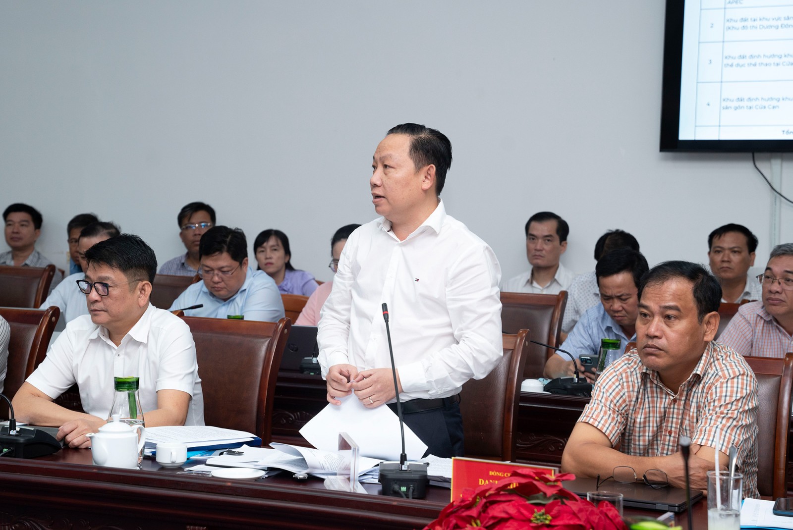 Thành viên UBND tỉnh cho ý kiến nhiều nội dung thuộc thẩm quyền