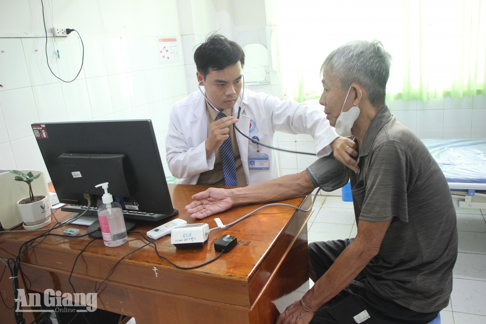 Chuyển đổi số y tế An Giang: Kiến tạo nền y tế thông minh vì dân - Bài 1: Dữ liệu mở đường cho y tế cơ sở