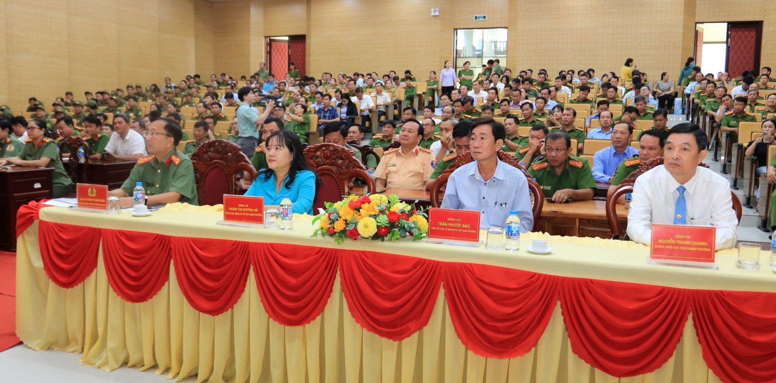 Đại biểu tham dự hội thi