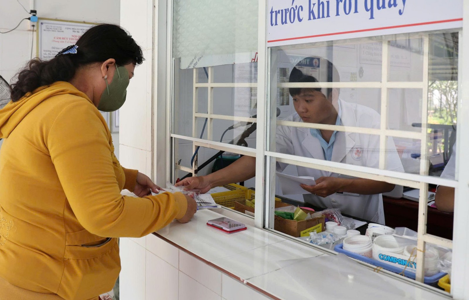 Uống thuốc phải đúng chỉ định của bác sĩ