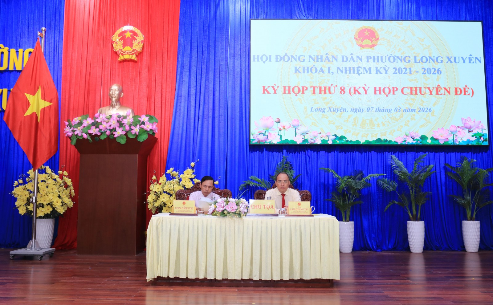 Chủ tọa kỳ họp