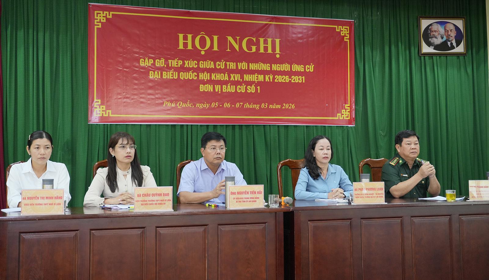 Ứng cử viên đại biểu Quốc hội tiếp xúc cử tri đặc khu Phú Quốc