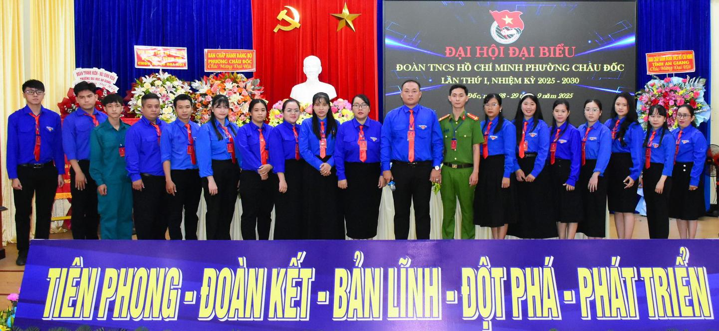 Đại hội điểm Đoàn Thanh niên Cộng sản Hồ Chí Minh phường Châu Đốc nhiệm kỳ 2025 - 2030